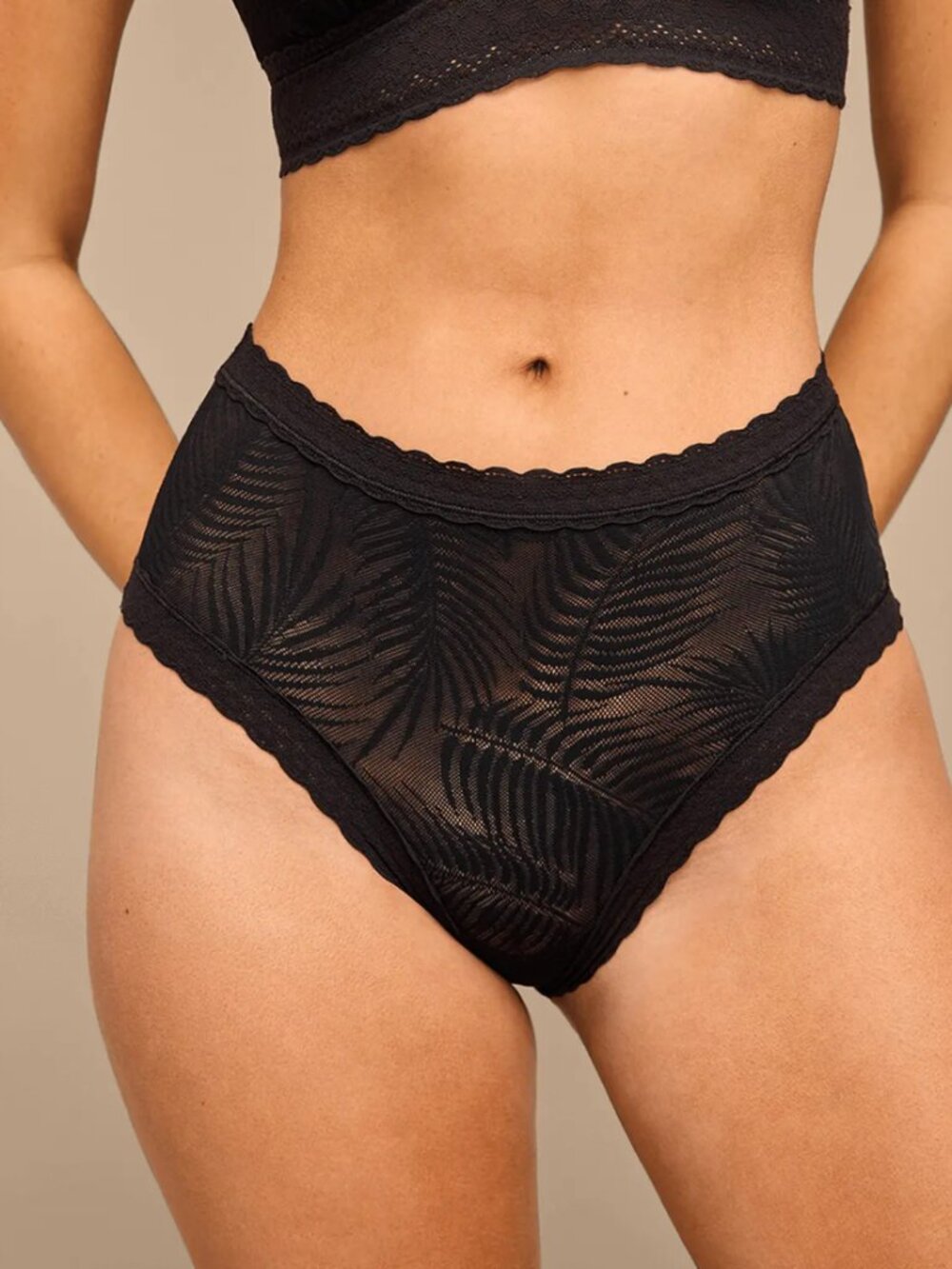 NEW MeUndies All Over Lace High Waist Brief in Black Feather Size Small